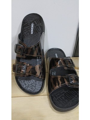 Yazlık Iki Tokalı Ayarlanabilir Rahat Taban Günlük Terlik