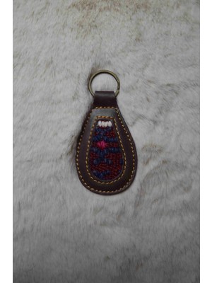 El Dokuma Kilim ve Gerçek Deri Detaylı Kahverengi Anahtarlık & Çanta Süsü A11