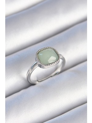 Kaufhier Pirinç Gümüş Renk Yeşil Kare Mineli Kadın Yüzük