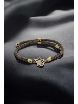 14 Ayar Plakalı Altın Özel Mevlana Figürlü, Kahverengi Örgülü Detayıyla Isimli Bileklik, Kişiye Özel Anlamı ile Gençlere ve Ergenlere Anlamlı Bir Hediye!