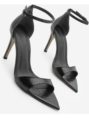 Marjin Kadın Sivri Burun Bantlı Bilekten Bağlamalı Topuklu Sandalet Vilena