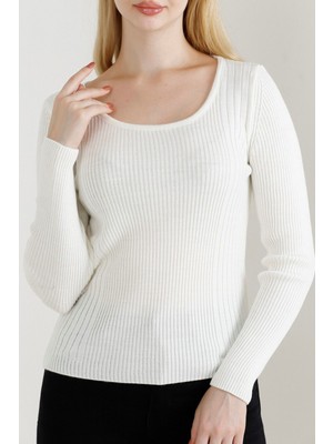 Vegenze Kadın Ekru Kare Yaka Triko Kazak