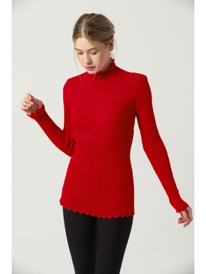 Vegenze Kadın Kırmızı Kol ve Yaka Ucu Dantel Fırfır Detay Yarım Balıkçı Triko Kazak