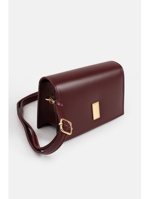 Kadın Şık Gold Tokalı Tasarım Zamansız Görünümlü Ayarlanabilir Çapraz Askılı Kullanışlı Çanta