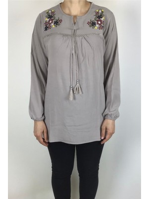 Kadın Yakası Bağcıklı Kolları Lastikli Nakışlı Viskon Bluz