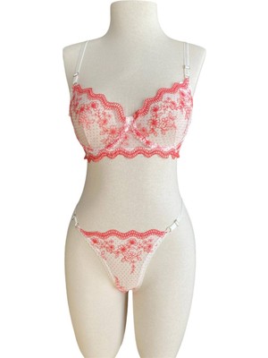 İnspira Dantelli Brode Takım Çiçekli Desenli