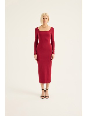 Uzun Kollu Kare Yaka Midi Elbise