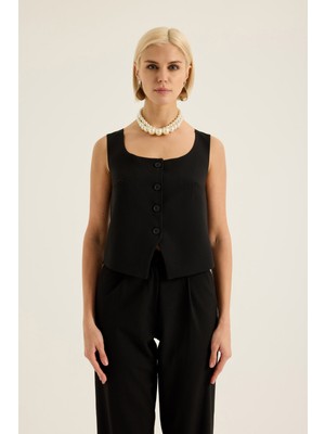 Kare Yaka Düğmeli Yelek