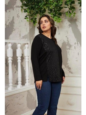 Garnili Yırtmaç Detaylı Büyük Beden Siyah Çilek Bluz