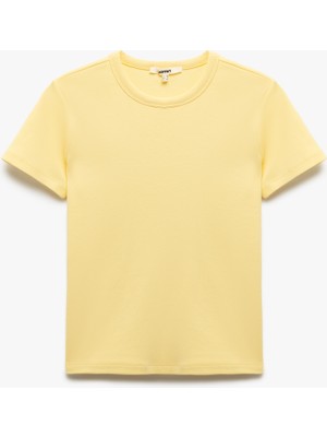 Koton Pamuklu Slim Fit Kısa Kollu Bisiklet Yaka Basic Tişört
