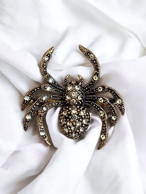 Inci Işlemeli Örümcek Motif Broş