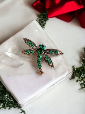 Beyaz Kristal Taşlı Yusufçuk Figür Broş