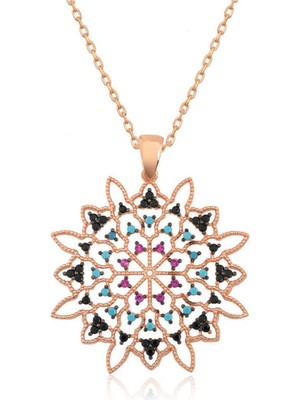 Gümüş Rose Geometrik Desenli Madalyon Kolye CSR2180655