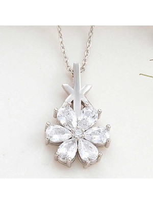 Gümüş Beyaz Sevgi Çiçeği Kadın Kolye CSR2181028