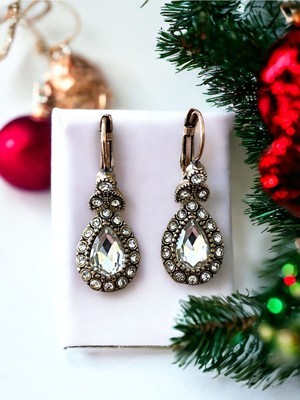 Taşlı Detaylı Zirkon Taşlı Su Damlası Küpe