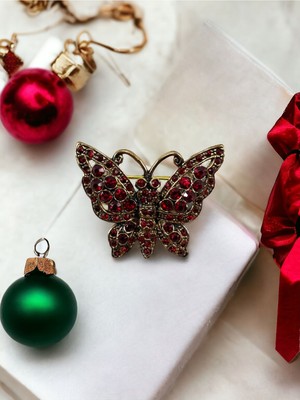 Fayra Accessories Kırmızı Kristal Taşlı Kelebek Broş