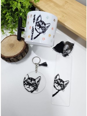 Happy Mountains Cat Lover Yazılı Kedi ve Pati Desenli T Latte Fincanı Kitap Ayracı Anahtarlık Hediye Seti
