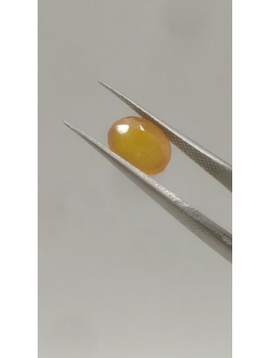 3.70 Ct 8.2x6.8 mm Oval Yellow Natural Sapphire