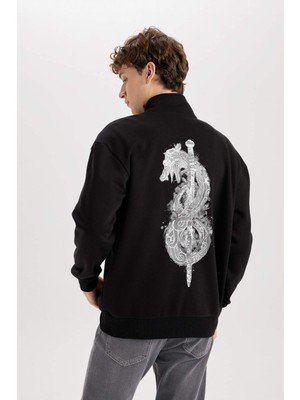DeFacto Vıkıngs Boxy Fit Dik Yaka Baskılı Sweatshirt D6769AX25SP