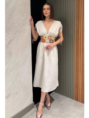 Gülseli Sırt ve Göğüs Dekolteli Bel Lastikli Kadın Nakışlı Elbise