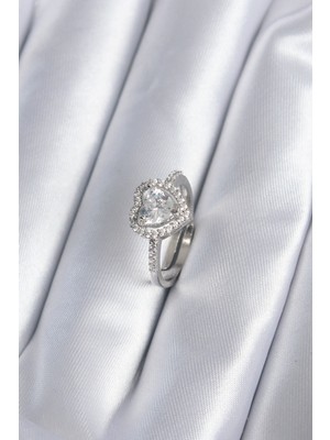 Shopzum Pirinç Gümüş Renk Zirkon Taşlı Kalp Charm Model Kadın Yüzük