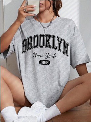 Kadın Brooklyn Baskılı Oversize Salaş Beyaz T-Shirt Ünisex Boyfirend