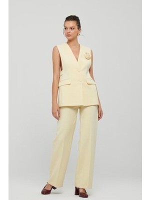 Kadın Cepli Geniş Paçalı Rahat Kesim Açık Sarı Pantolon NAAR91222-AÇIK Sarı