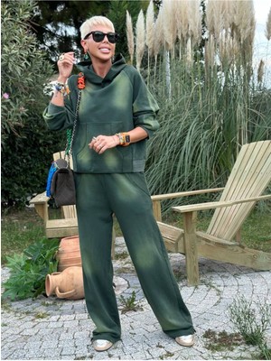 Qimya Butik Egzotik Asortik Kadın Taşlama Desenli Kapüşonlu Sweatshirt ve Bol Paça Pantolonlu Ikili Takım