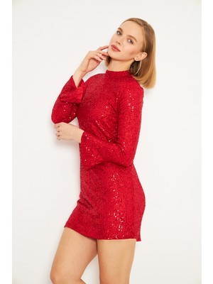 Sırt Dekolteli Kolları Volanlı Kırmızı Pul Payet Elbise