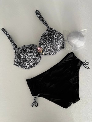 Kadın Siyah Taş Işlemeli Toka Aksesuarlı Bikini Takım HZL25S-LC3311