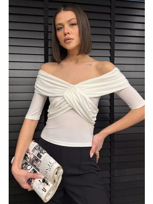 Gülseli Madonna Yaka Drapeli Kadın Crop Bluz