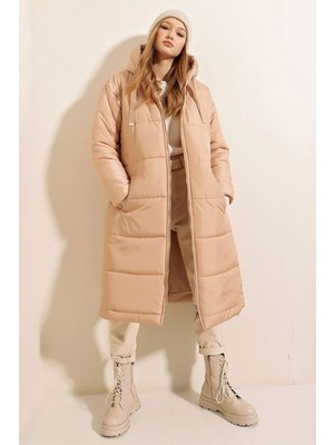 5120 Kapşonlu Uzun Şişme Mont - Vizon