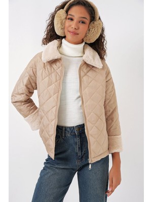 5202 Peluş Detaylı Kapitone Mont - Bej