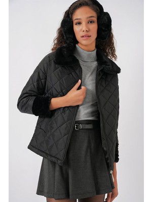 5202 Peluş Detaylı Kapitone Mont - Siyah