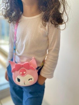 Kız Çocuk Sanrio Kuromi Figürlü Çıkartılabilir Ayarlanabilir Renkli Askı Pembe Çapraz Silikon Çanta Cüzdan