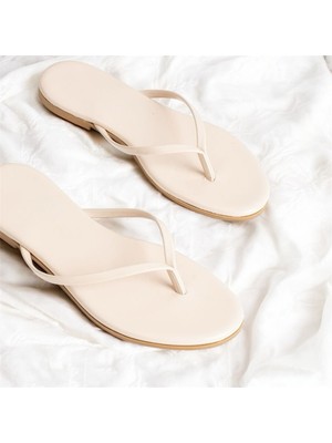 Friend & Trend Parmak Arası Düz Taban Yazlık Kadın Sandalet 8181