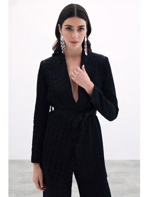 Kare Desenli Kuşaklı Ceket - Siyah