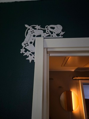 Gamer Kapı Üstü Dekoru – Oyun Odası Şık Tasarım