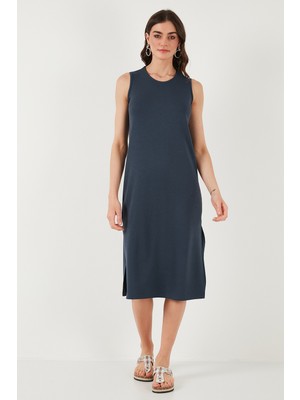 Lela Regular Fit Bisiklet Yaka Yırtmaç Detaylı Basic Midi Elbise Bayan Elbise 5866160