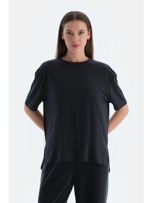 Dagi Siyah Kadın Modal Yırtmaç Detaylı Tişört