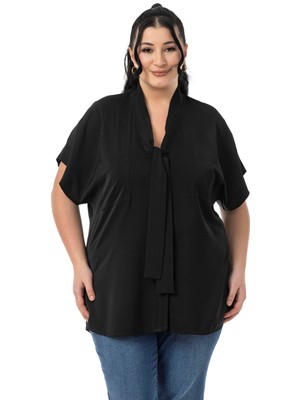 Disentis Modest Büyük Beden Yakada Bağlama Detaylı Düşük Yarım Kollu Siyah Bluz