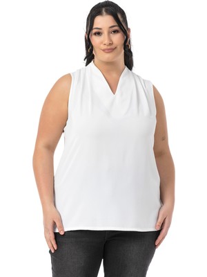 Disentis Modest Büyük Beden Omzu Pile Detaylı V Yaka Kolsuz Beyaz Bluz