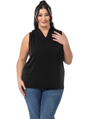 Disentis Modest Büyük Beden Omzu Pile Detaylı V Yaka Kolsuz Siyah Bluz