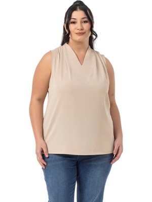 Disentis Modest Büyük Beden Omzu Pile Detaylı V Yaka Kolsuz Kırmızı Bluz