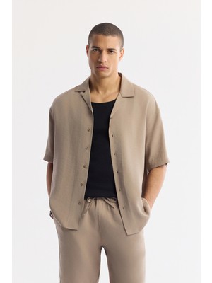AVVA Erkek Bej Apaj Yaka Kısa Kollu Soft Touch Oversize Fit Gömlek A51Y2006
