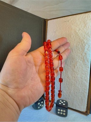Anemore Collection Çubuk Kehribar Tesbih Kırmızı Renkli Kapsül Kesim T-68