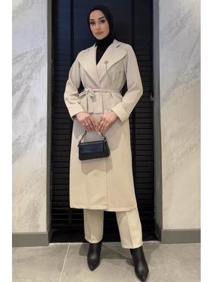 Julude Kadın Broş Detaylı Bel Kuşaklı Tesettür Kap