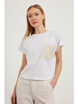 Cep Detaylı Bisiklet Yaka T-Shirt