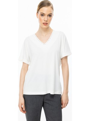 51549 Onteks Omuzları ve Yakası Inci Detaylı V Yaka Bluz