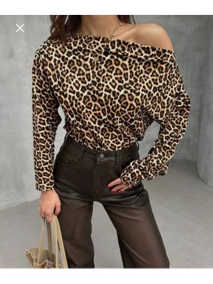Sista Boutiquee Leopar Kayık Yaka Bluz